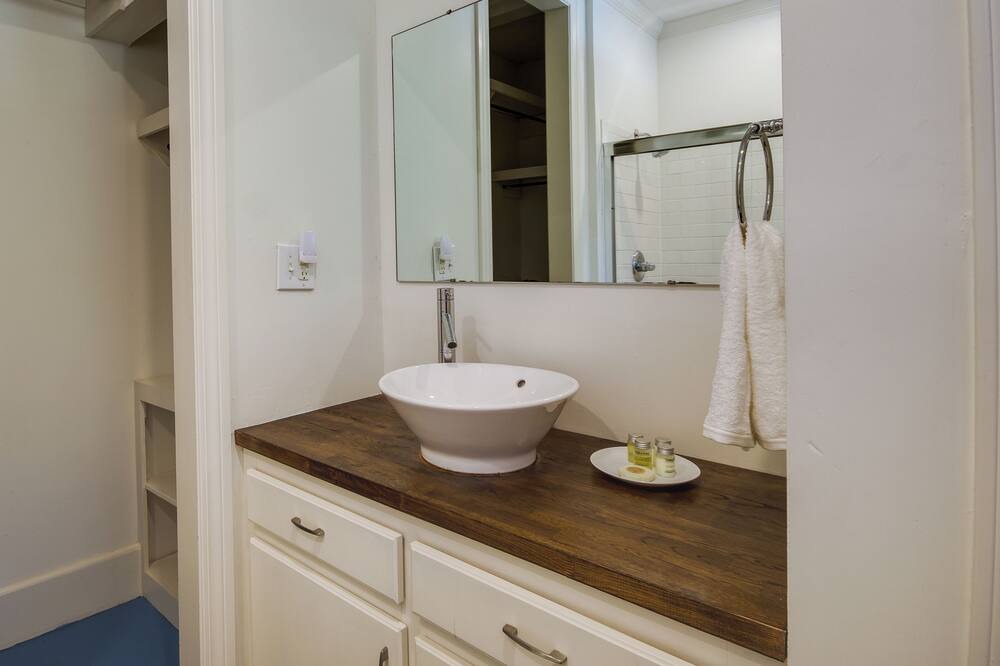 Photo of Bathroom in Greater Belhaven