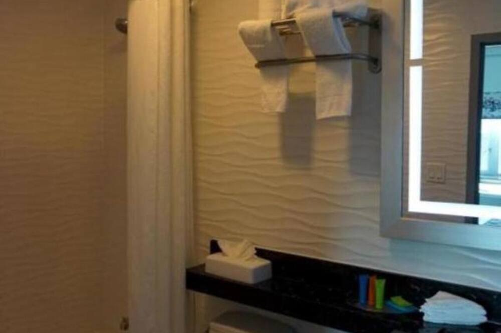 Photo of Bathroom in West Bronx