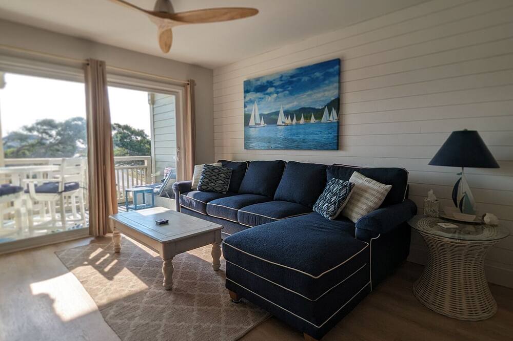 Photo of Livingroom in Caswell Beach