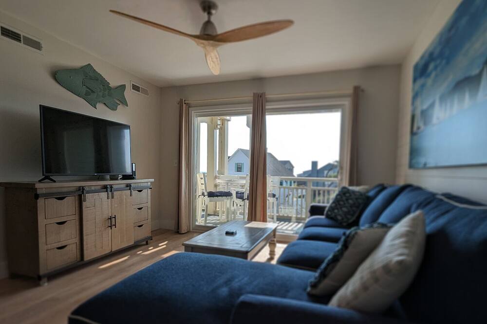Photo of Livingroom in Caswell Beach