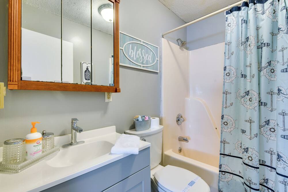 Photo of Bathroom in Long Pond