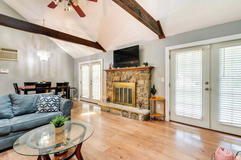 Photo of Livingroom in Long Pond