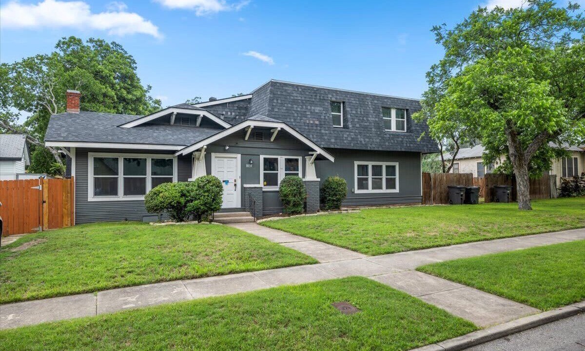 Photo of Outdoor in Highland Park