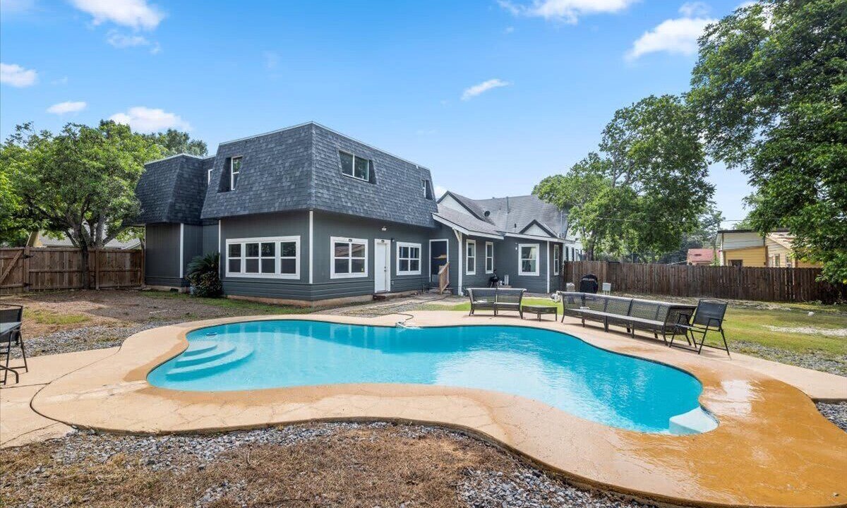 Photo of Outdoor in Highland Park