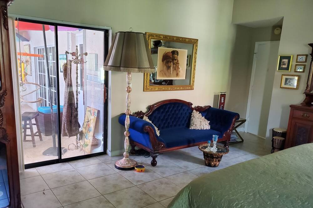 Photo of Bedroom in Coral Springs