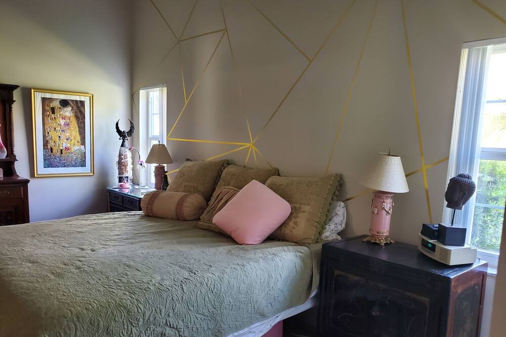 Photo of Bedroom in Coral Springs