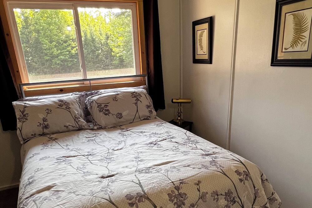 Photo of Bedroom in Ontonagon