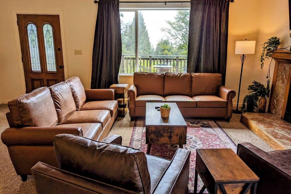 Photo of Livingroom in Jacoby Creek