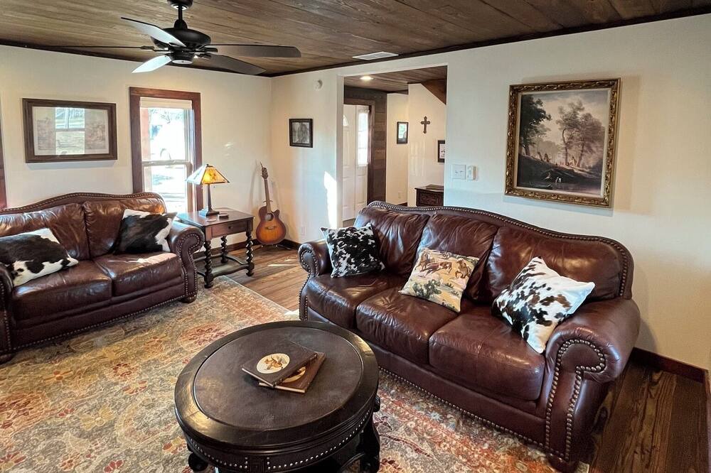 Photo of Livingroom in Forestburg