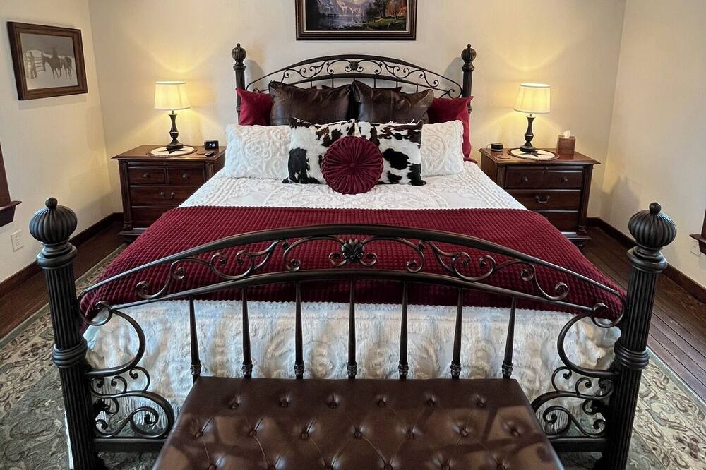 Photo of Bedroom in Forestburg