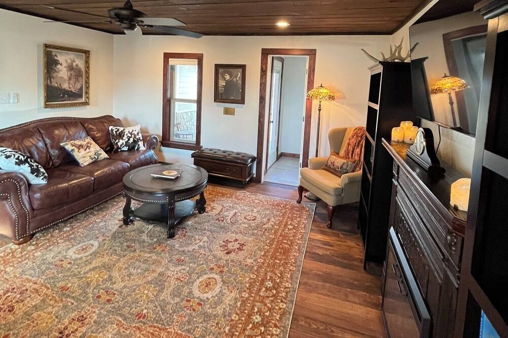 Photo of Livingroom in Forestburg