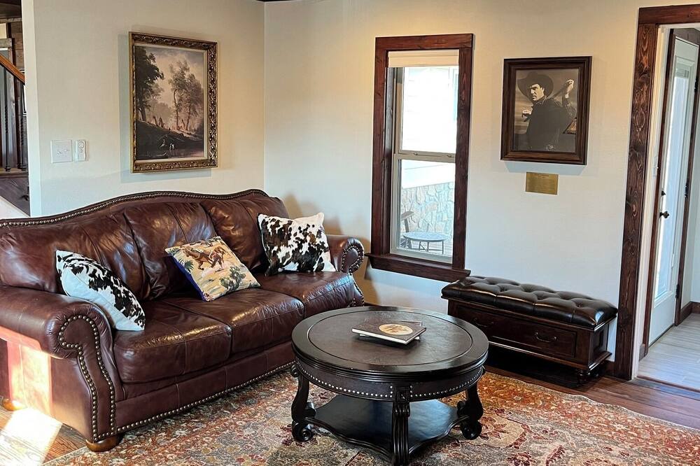 Photo of Livingroom in Forestburg
