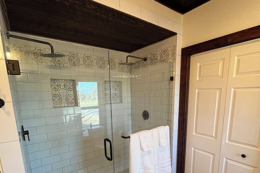 Photo of Bathroom in Forestburg