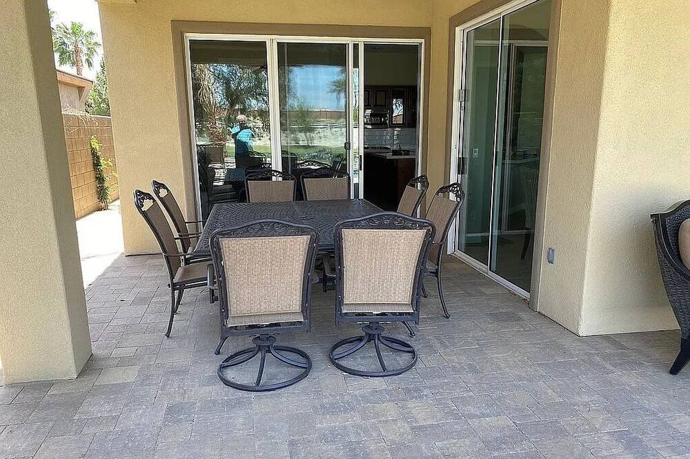 Photo of Patio Balcony in La Quinta