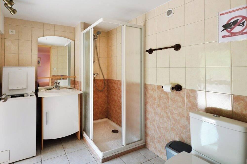Photo of Bathroom in Villecomtal