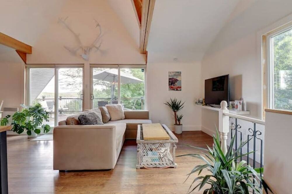 Photo of Livingroom in Magog