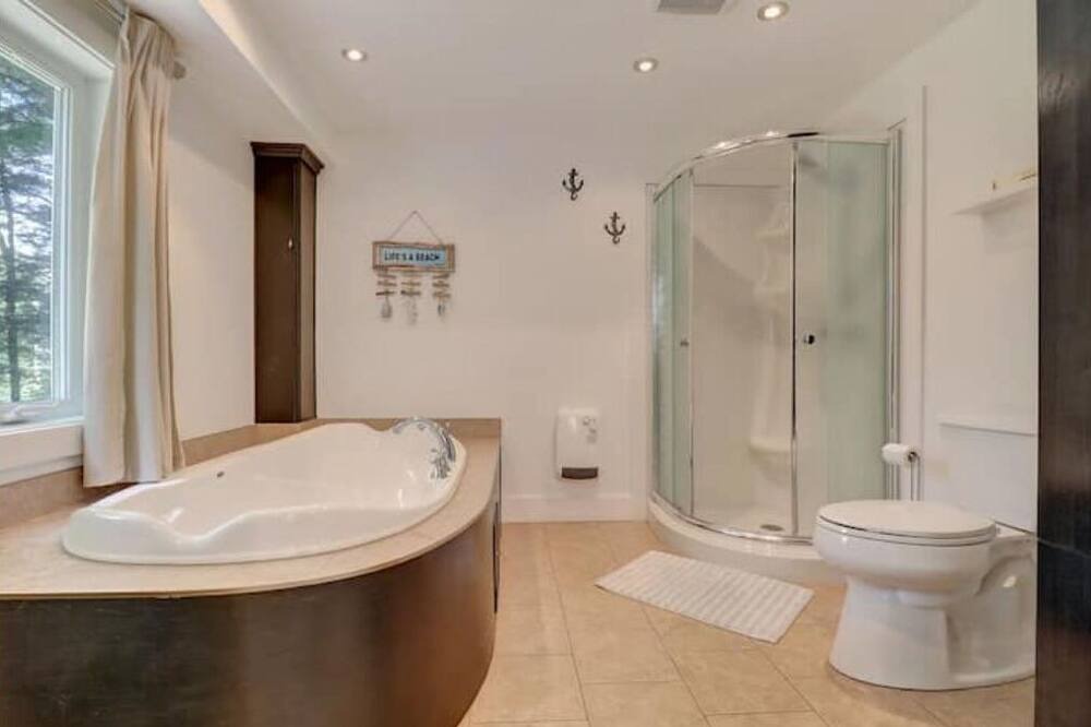 Photo of Bathroom in Magog
