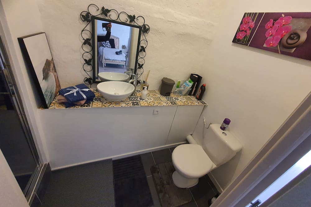 Photo of Bathroom in Barreme