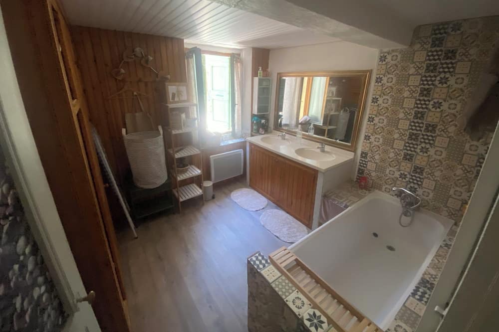 Photo of Bathroom in Barreme
