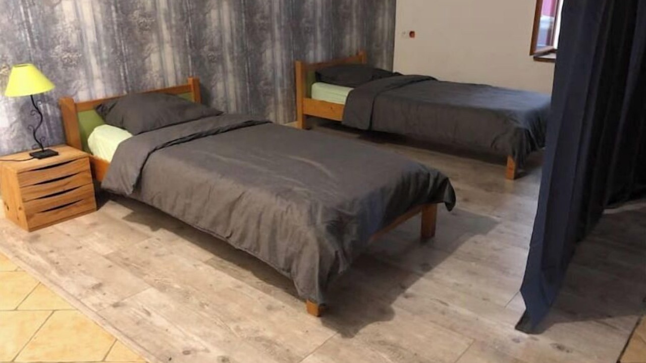 Photo of Others in Billy