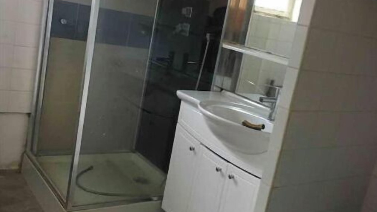 Photo of Others in Billy