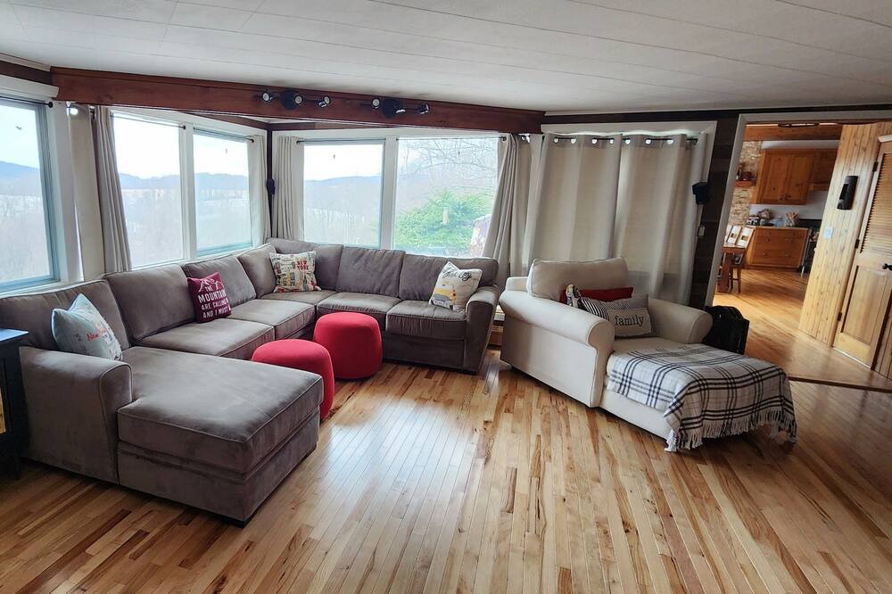 Photo of Livingroom in Millerton