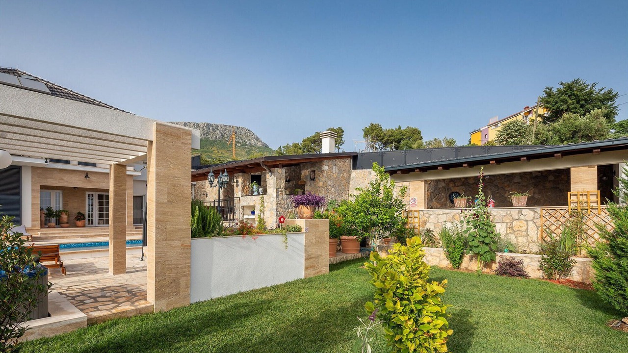 Photo of Outdoor in Businci