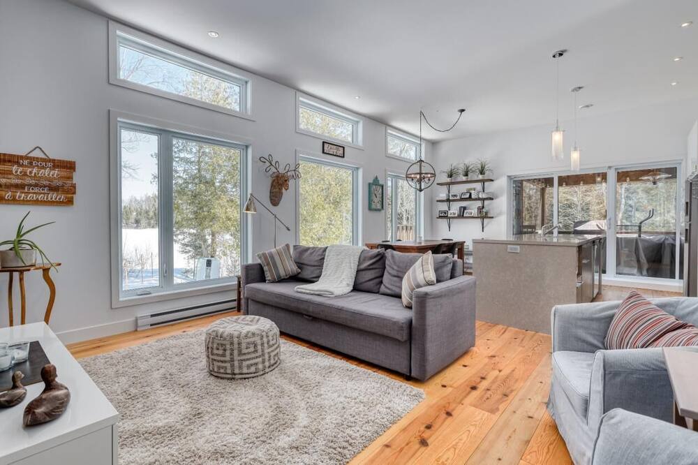 Photo of Livingroom in Sainte-Emelie-de-L'Energie