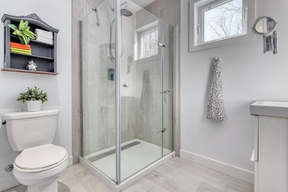 Photo of Bathroom in Sainte-Emelie-de-L'Energie