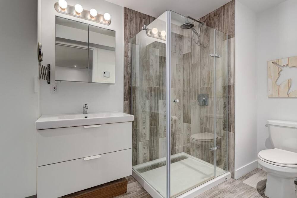 Photo of Bathroom in Sainte-Emelie-de-L'Energie