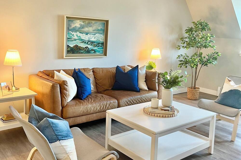 Photo of Livingroom in Port Dover