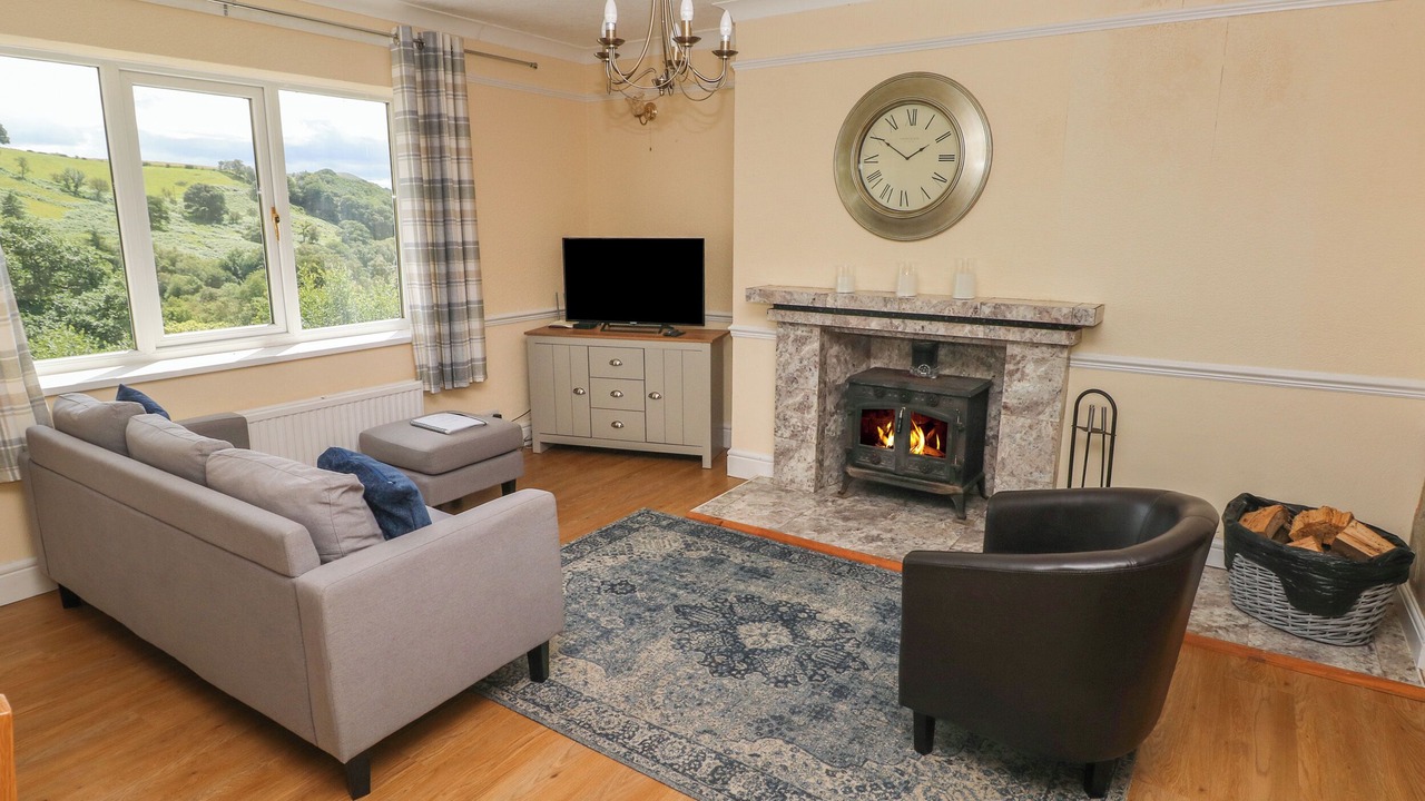 Photo of Livingroom in Tirabad