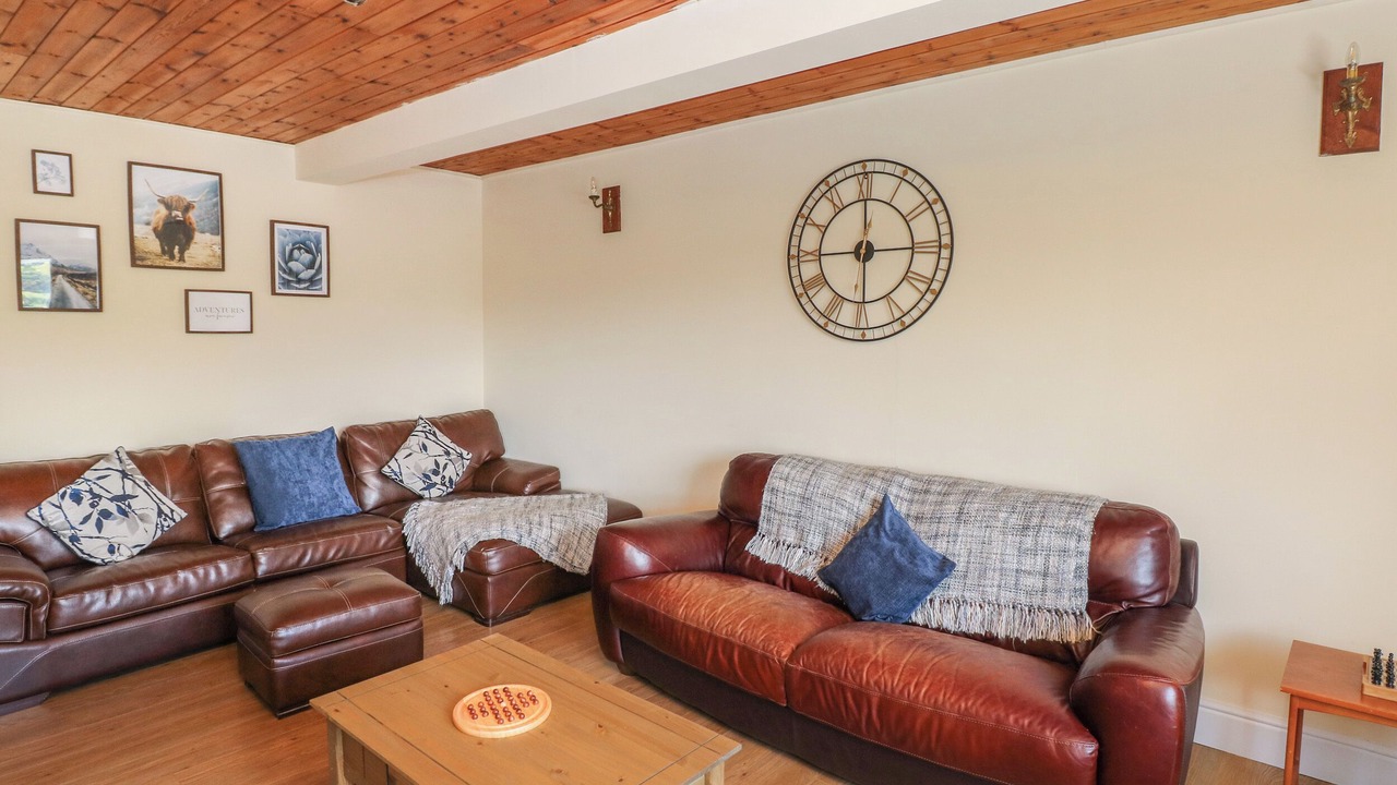 Photo of Livingroom in Tirabad