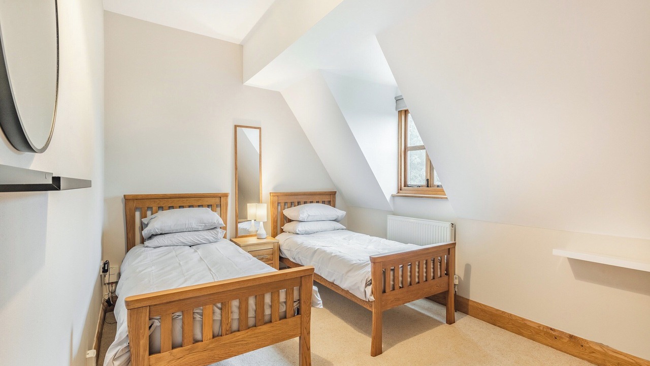 Photo of Others in Ringland