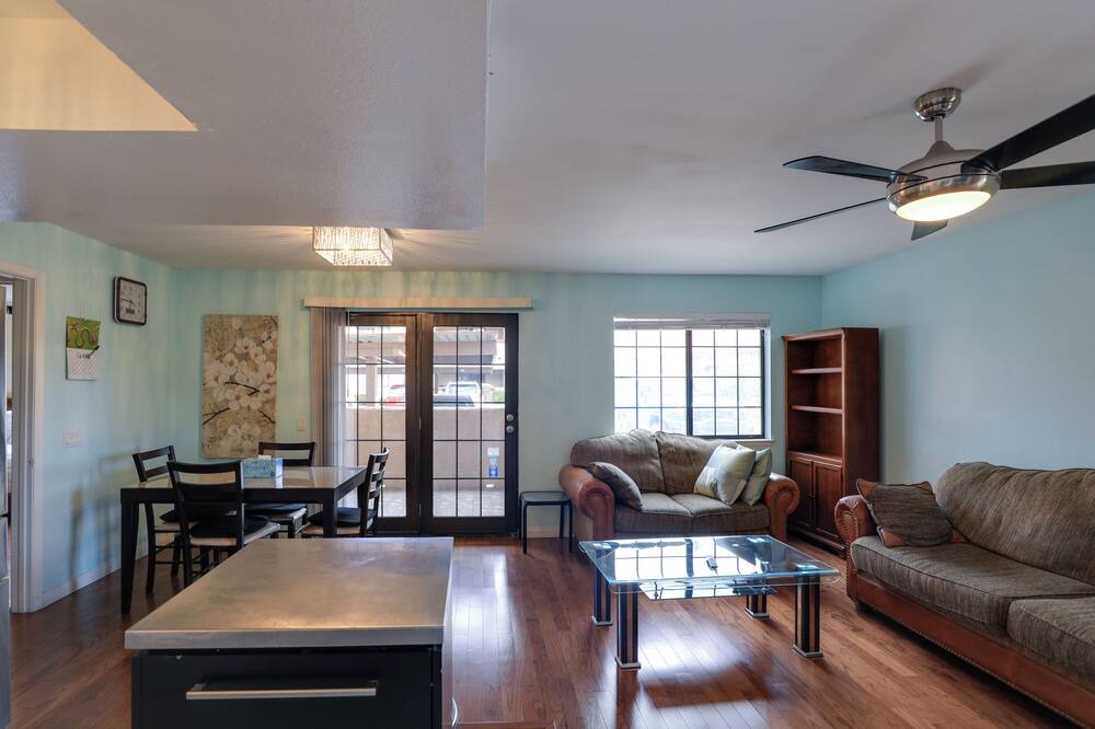 Photo of Livingroom in Chinatown