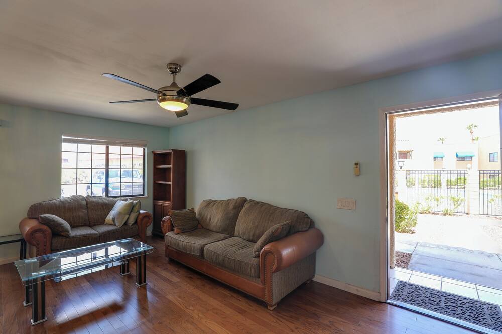 Photo of Livingroom in Chinatown