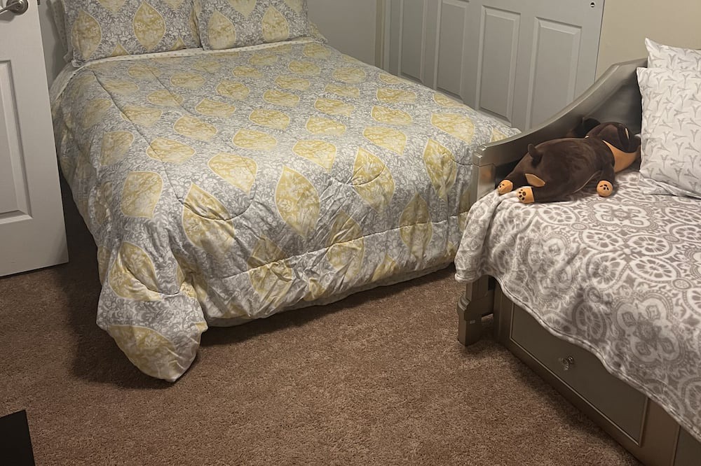 Photo of Bedroom in Monroeville