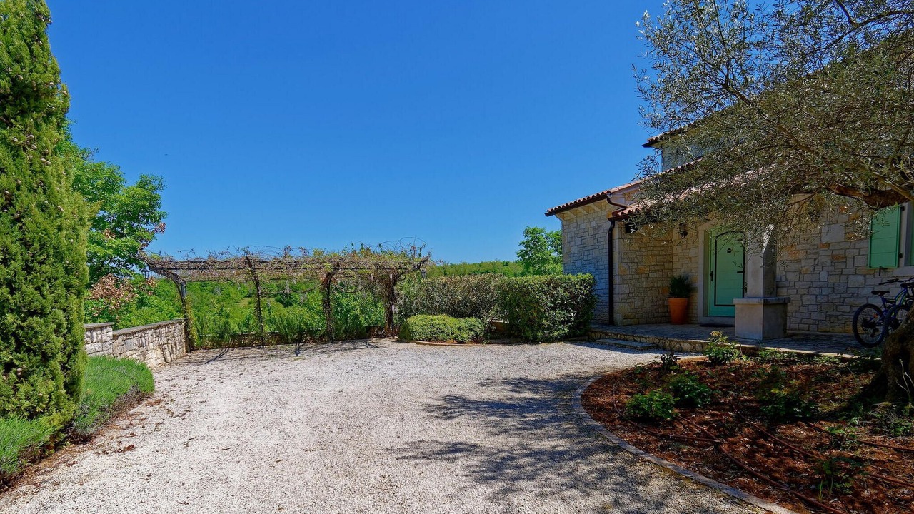 Photo of Outdoor in Farini
