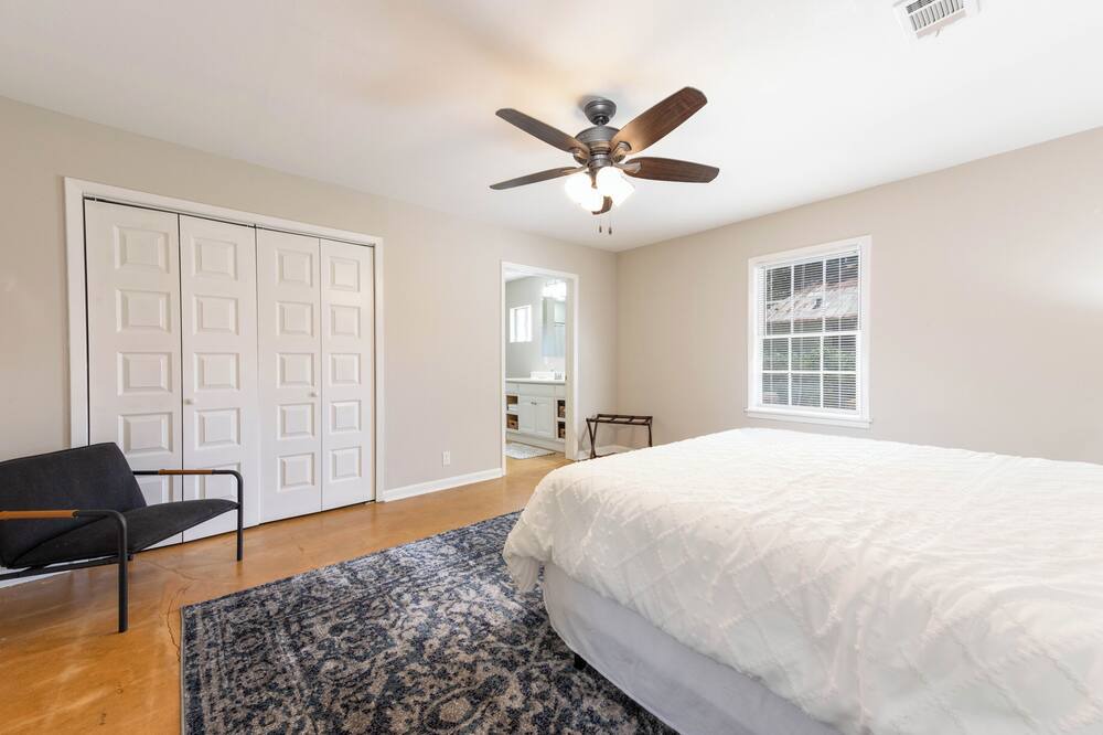 Photo of Bedroom in Luling