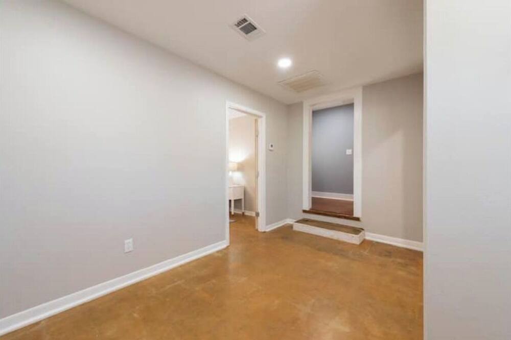 Photo of Bedroom in Luling