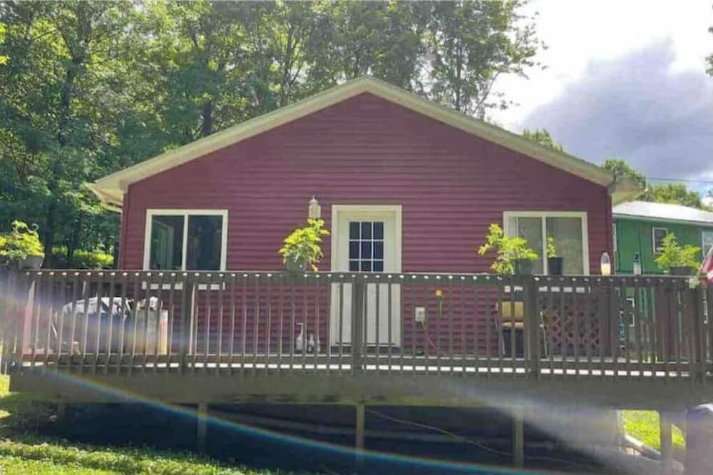 Photo of Outdoor in Theresa