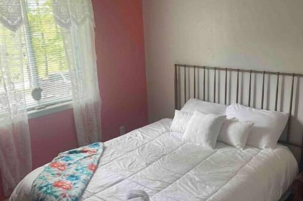 Photo of Bedroom in Theresa