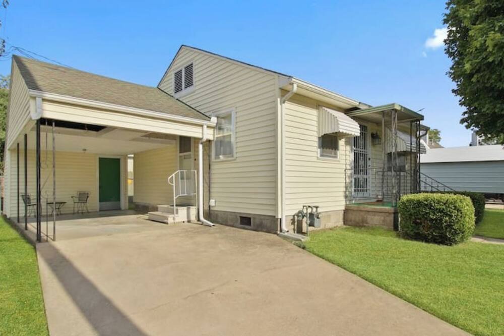 Photo of Outdoor in Parsons