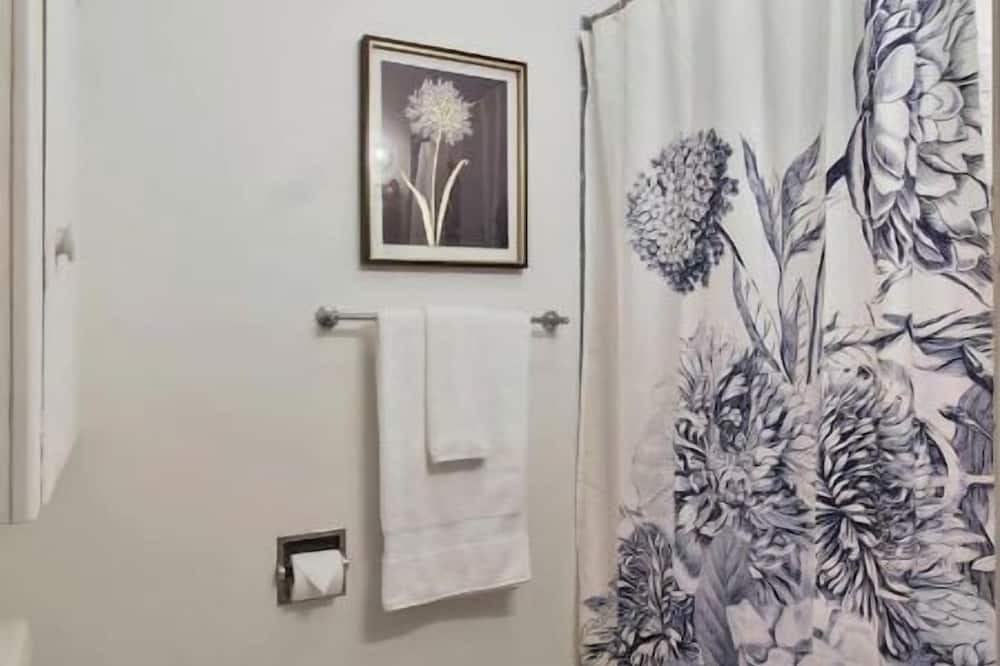 Photo of Bathroom in Parsons