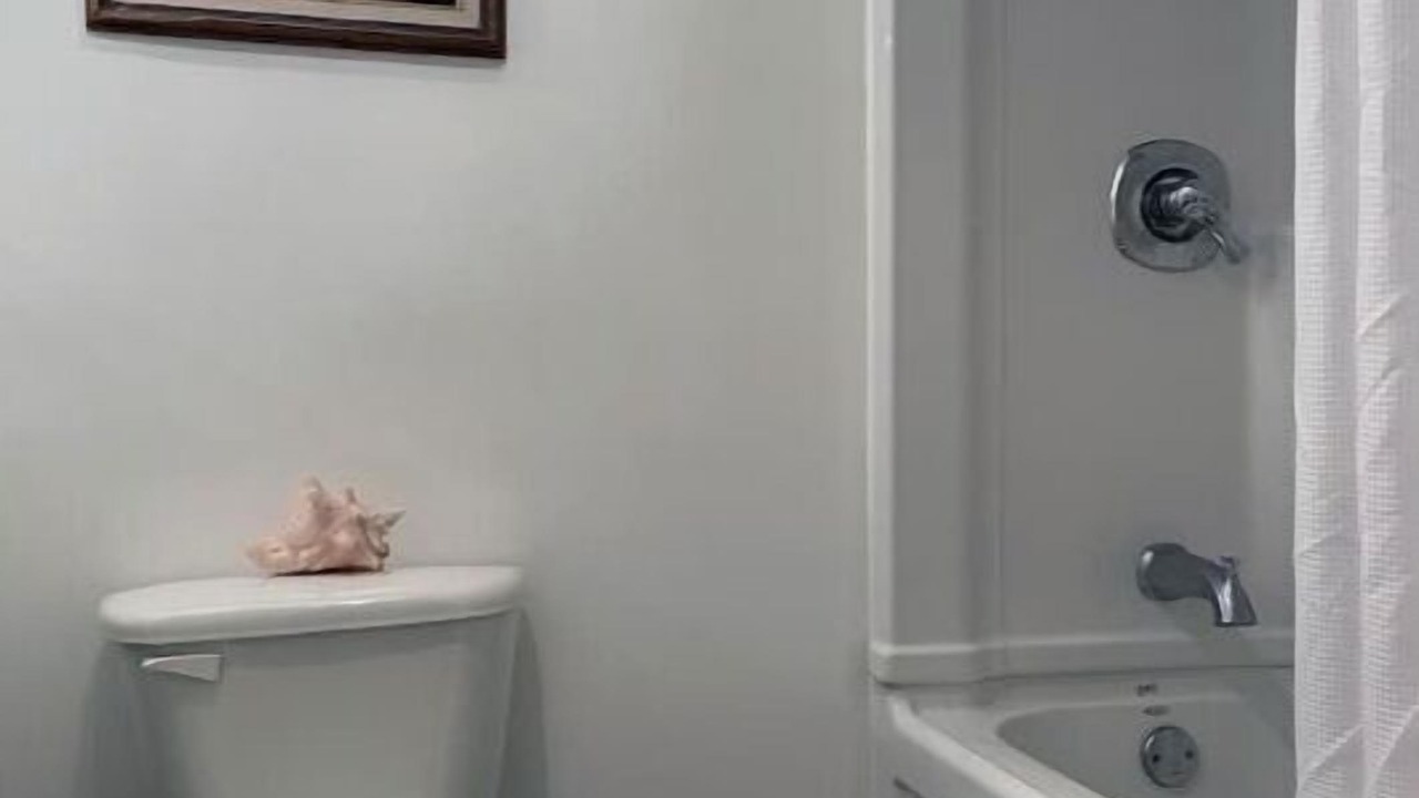 Photo of Bathroom in Red River