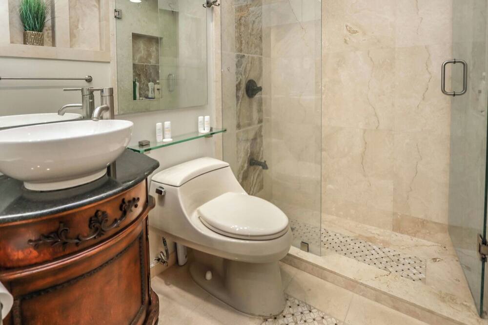 Photo of Bathroom in Coral Terrace