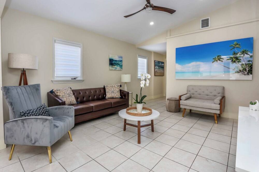 Photo of Livingroom in Coral Terrace
