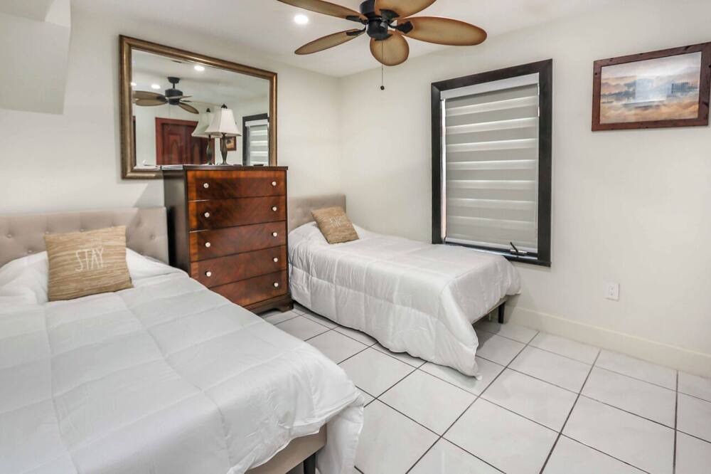 Photo of Bedroom in Coral Terrace
