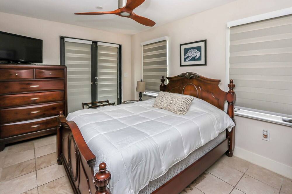 Photo of Bedroom in Coral Terrace