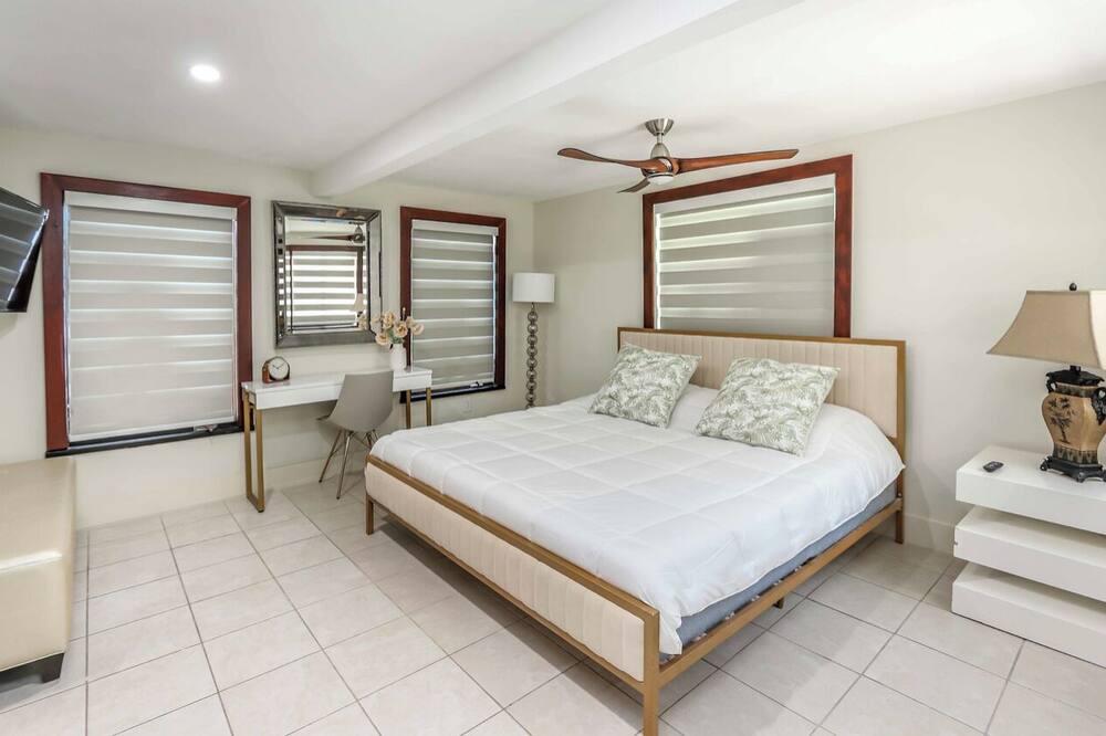 Photo of Bedroom in Coral Terrace